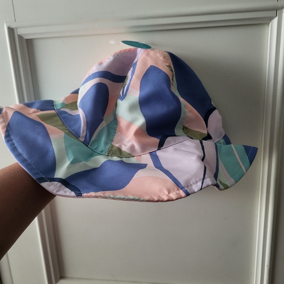 Toddler Swim suit and Hat 4T Last Set Left - Picture 3 of 8